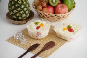 Lebih Sehat Mana? Salad Buah atau Es Buah